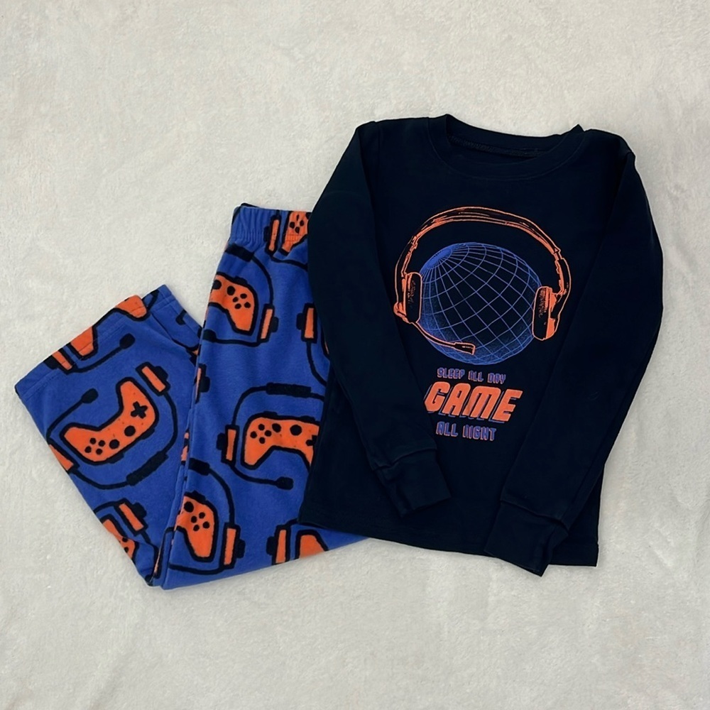 Carter’s Little Boys Fleece Bottom Snug Fit Top PJ’s Size 5